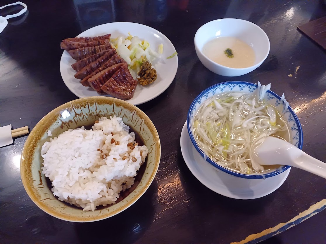 仙台の牛タン定食